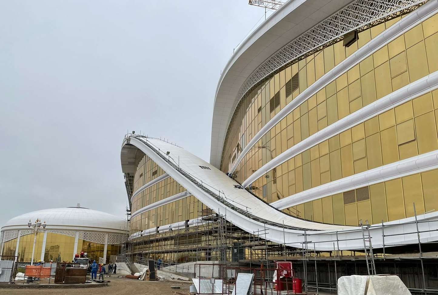 Garagum Otel ve İş Merkezi